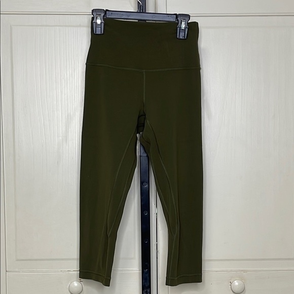 LULULEMON Women’s Align High-Rise Crop Capri 19” Size 4 Army Green Athletic - Picture 1 of 8
